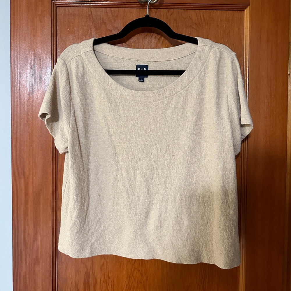 GAP Cropped Tan TShirt Size M